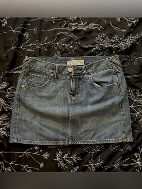 VINTAGE 2007 old navy denim mini skirt